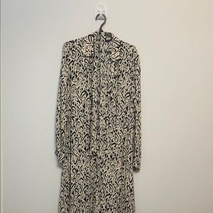 Zara Black and Cream Long Sleeve Dress